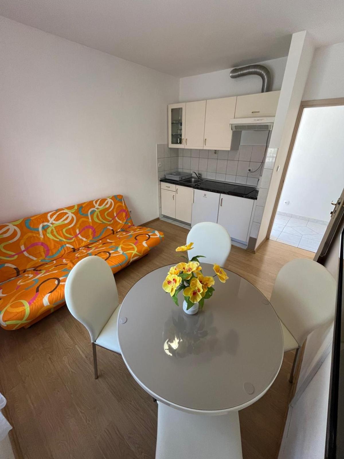 Ana Lovetovo Vodice Exterior photo