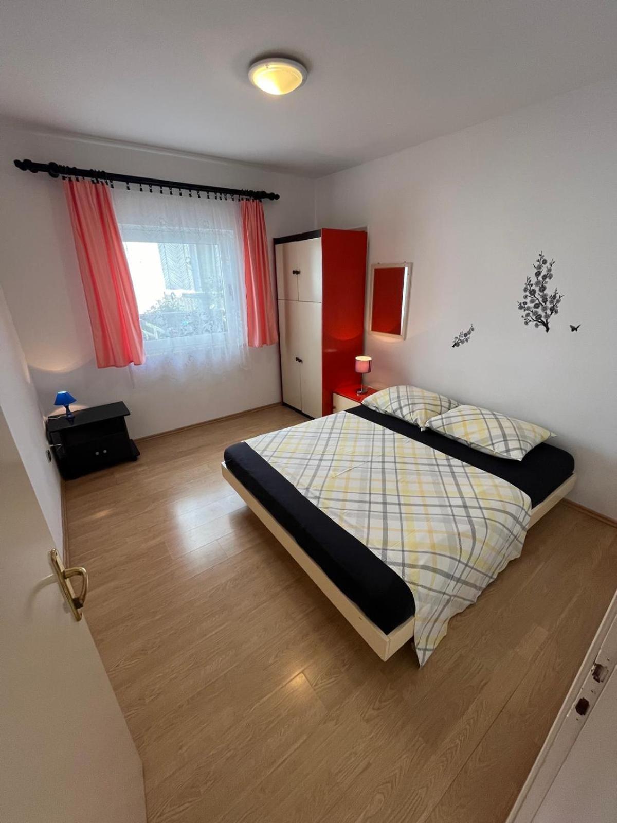 Ana Lovetovo Vodice Exterior photo