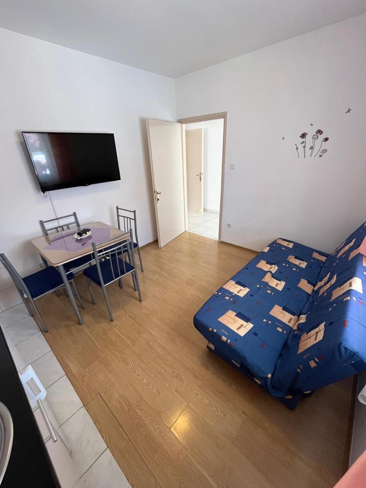 Ana Lovetovo Vodice Exterior photo